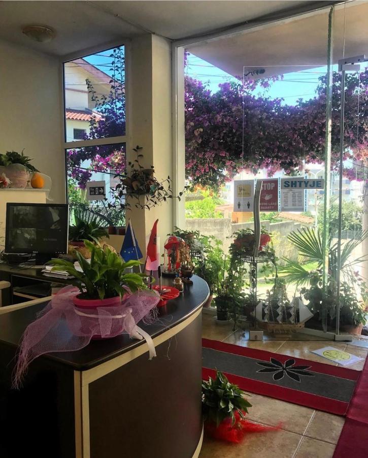 Hotel Ridal Vlorë Exteriör bild