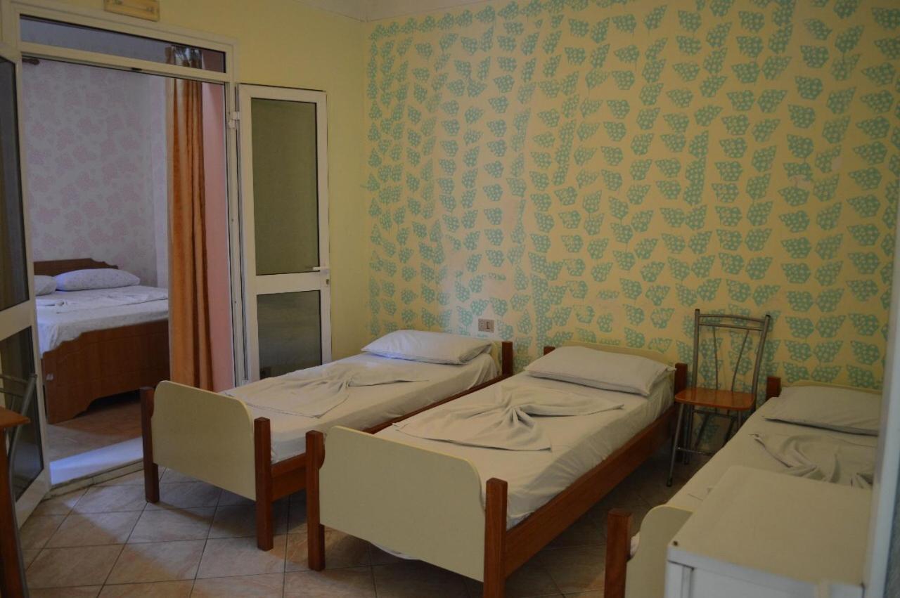 Hotel Ridal Vlorë Exteriör bild