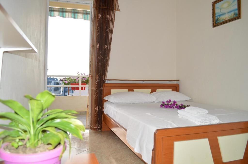 Hotel Ridal Vlorë Exteriör bild